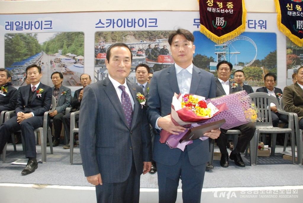 993531335BCD4EC333.jpg