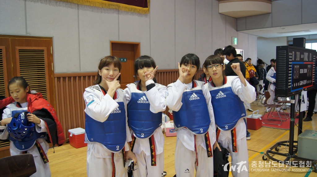 023BCD4250AF02D32C.jpg